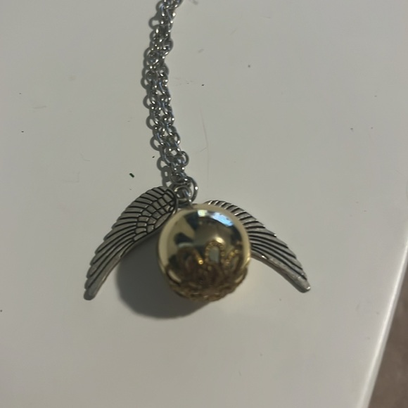 Golden Snitch Necklace Harry Potter - Picture 2 of 5